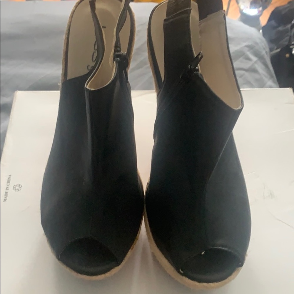 Black wedge heels